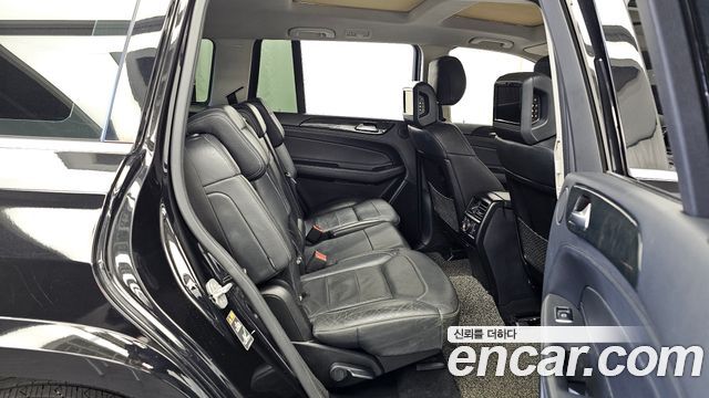 Mercedes-Benz GLS-Class 2017 — photo 12