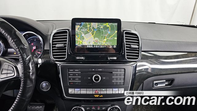 Mercedes-Benz GLS-Class 2017 — photo 14