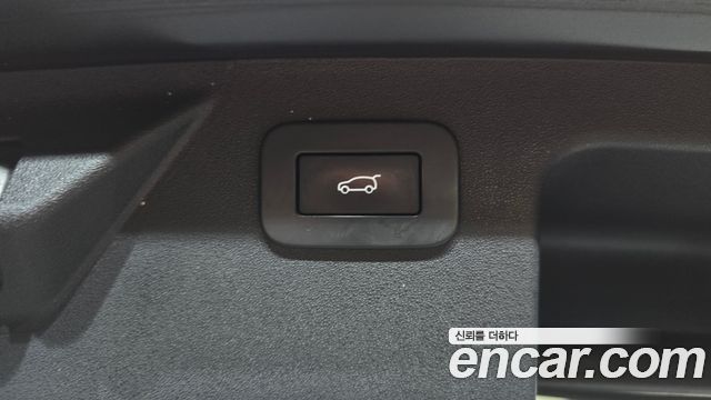 Land Rover Discovery Sport 2023 — photo 17