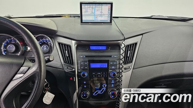 Hyundai Sonata 2012 — photo 16