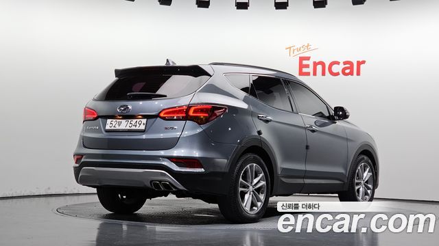 Hyundai Santafe 2017 — photo 2