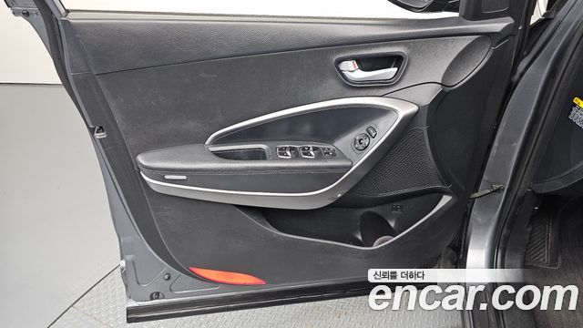Hyundai Santafe 2017 — photo 14