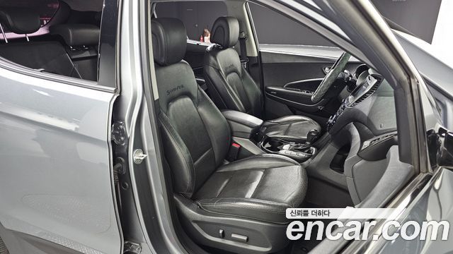 Hyundai Santafe 2017 — photo 16