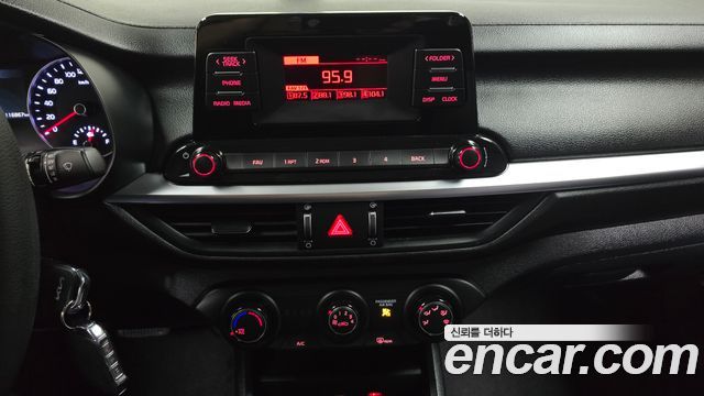 Kia K3 2022 — photo 19
