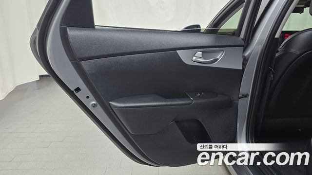Kia K3 2022 — photo 15