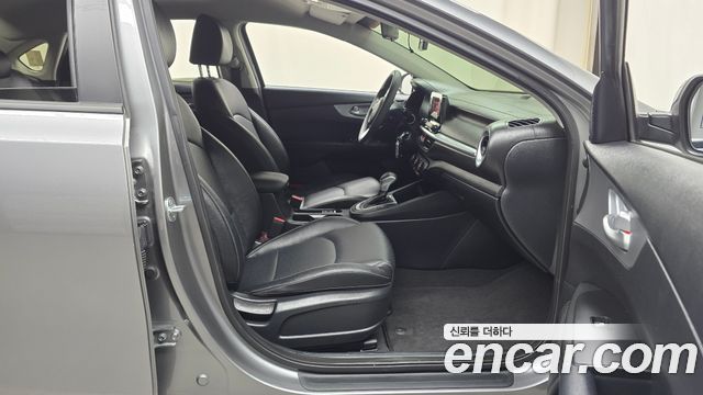 Kia K3 2022 — photo 16