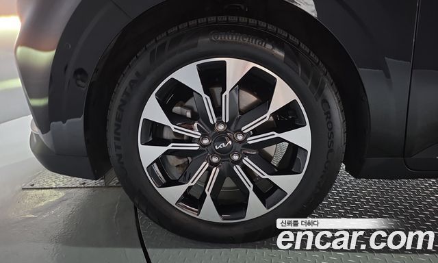 Kia Canival 2023 — photo 5