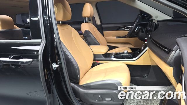 Kia Canival 2023 — photo 17
