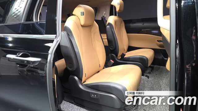 Kia Canival 2023 — photo 18