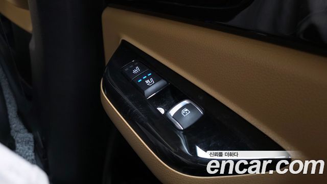 Kia Canival 2023 — photo 24