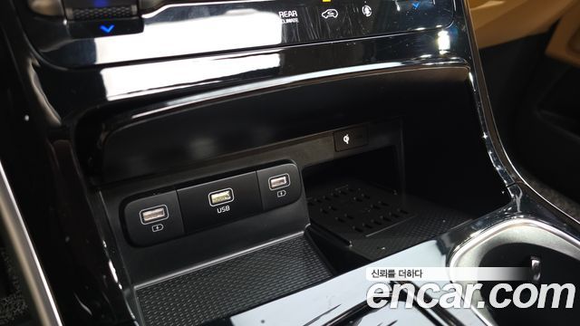 Kia Canival 2023 — photo 16