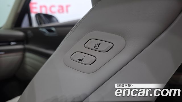 Genesis GV80 2020 — photo 32