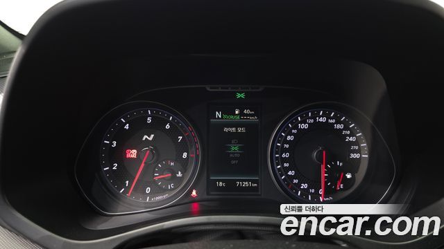 Hyundai Veloster 2019 — photo 11