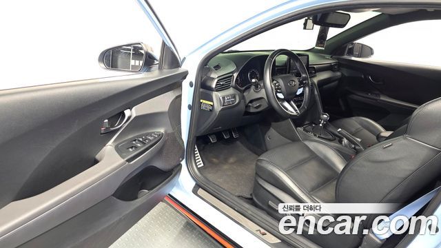 Hyundai Veloster 2019 — photo 13