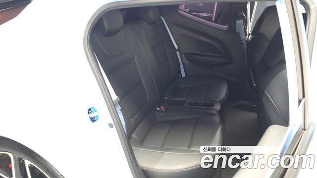Hyundai Veloster 2019 — photo 17