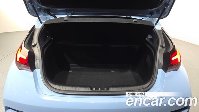 Hyundai Veloster 2019 — photo 23
