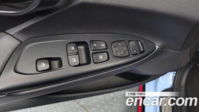 Hyundai Veloster 2019 — photo 26