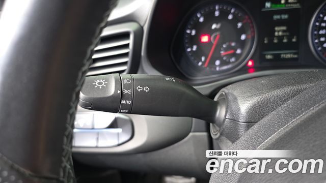 Hyundai Veloster 2019 — photo 27
