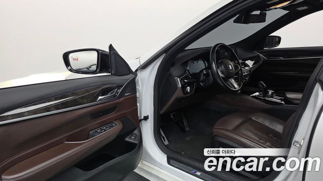 BMW Gran Turismo 2018 — photo 10