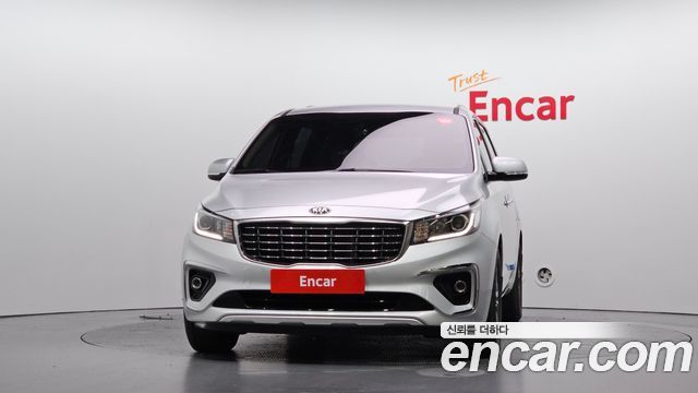 Kia Canival 2019 — photo 3
