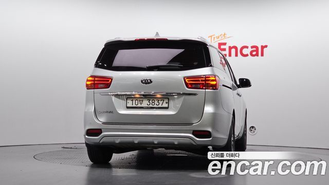 Kia Canival 2019 — photo 4