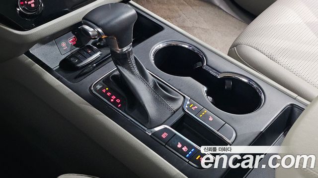 Kia Canival 2019 — photo 9