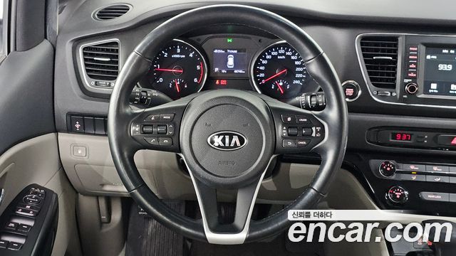 Kia Canival 2019 — photo 13