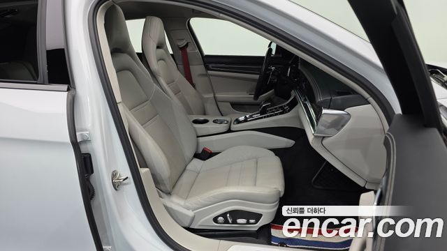 Porsche Panamera 2021 — photo 11