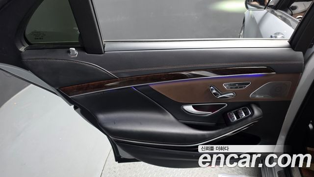 Mercedes-Benz S-Class 2019 — photo 15