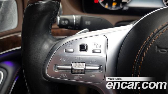 Mercedes-Benz S-Class 2019 — photo 32