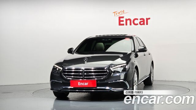 Mercedes-Benz E-Class 2022 — photo 3
