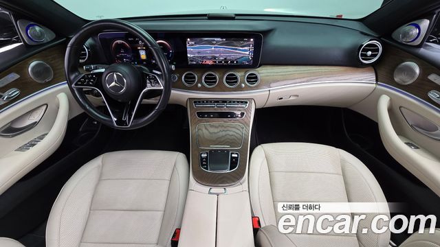Mercedes-Benz E-Class 2022 — photo 7