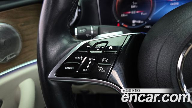 Mercedes-Benz E-Class 2022 — photo 15