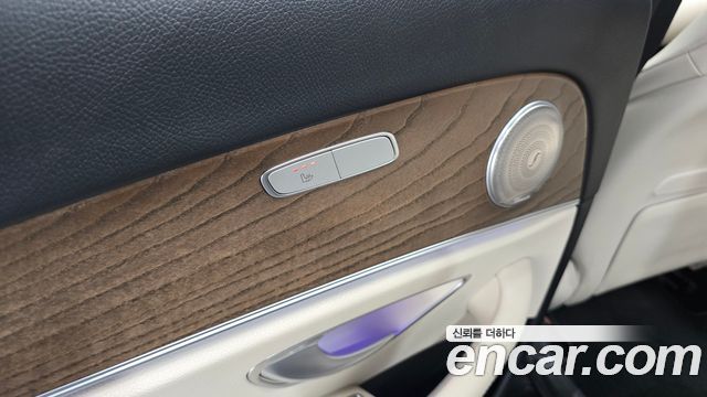 Mercedes-Benz E-Class 2022 — photo 18