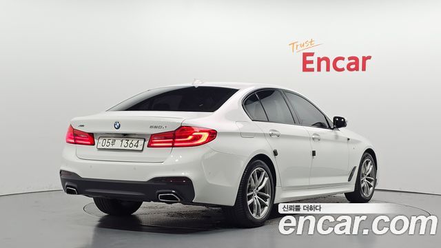 BMW 5-Series 2017 — photo 2