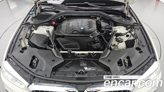BMW 5-Series 2017 — photo 6