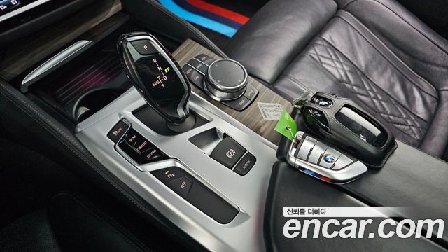 BMW 5-Series 2017 — photo 9