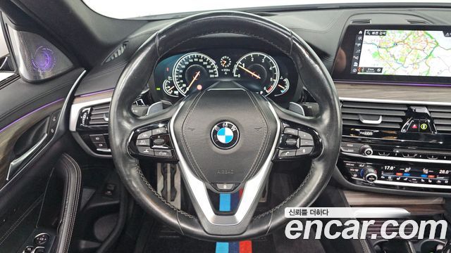 BMW 5-Series 2017 — photo 11