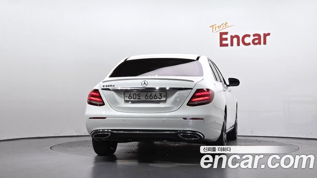 Mercedes-Benz E-Class 2019 — photo 4