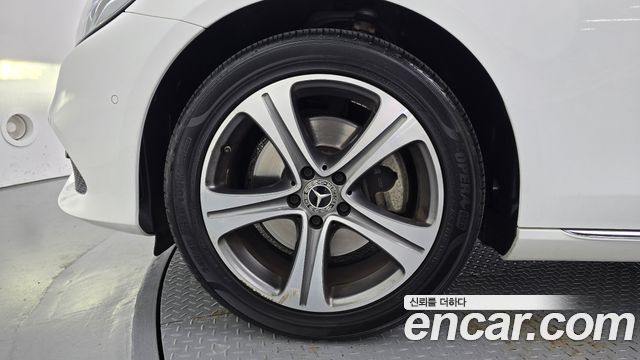 Mercedes-Benz E-Class 2019 — photo 5
