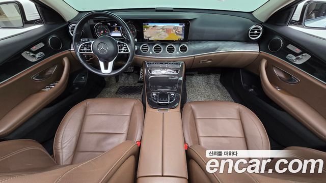 Mercedes-Benz E-Class 2019 — photo 7