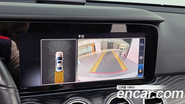 Mercedes-Benz E-Class 2019 — photo 16