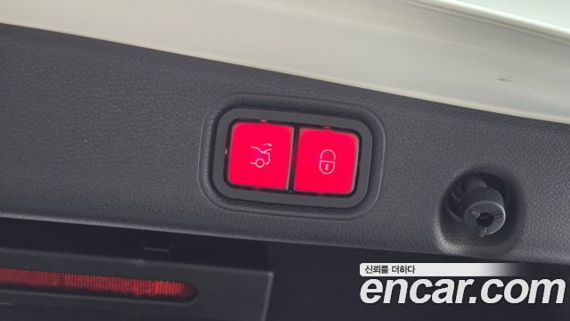 Mercedes-Benz E-Class 2019 — photo 20