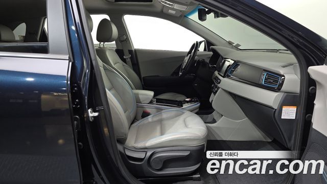 Kia Niro 2019 — photo 17