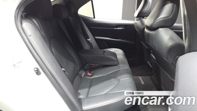 Toyota Camry 2019 — photo 18