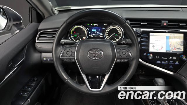 Toyota Camry 2019 — photo 19