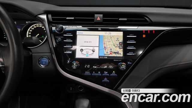 Toyota Camry 2019 — photo 20