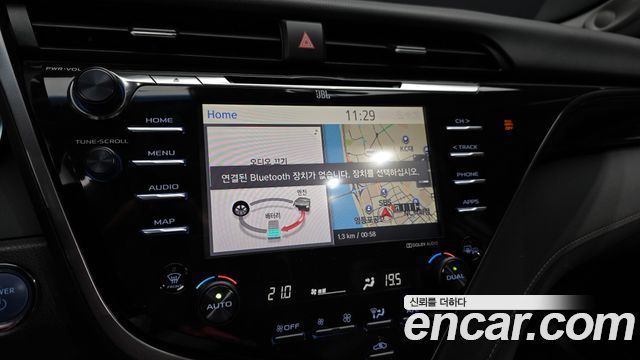 Toyota Camry 2019 — photo 22