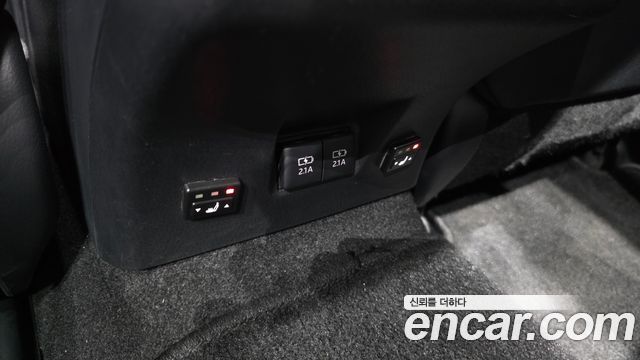 Toyota Camry 2019 — photo 25