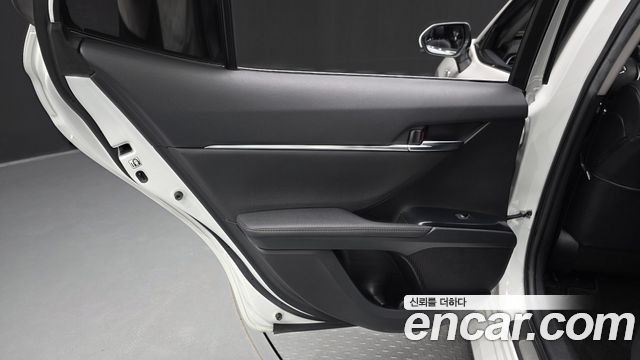 Toyota Camry 2019 — photo 15